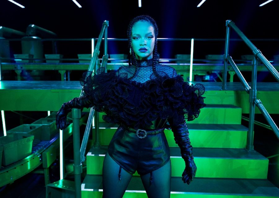Rihanna mostra diversidade de corpos em desfile de nova linha de