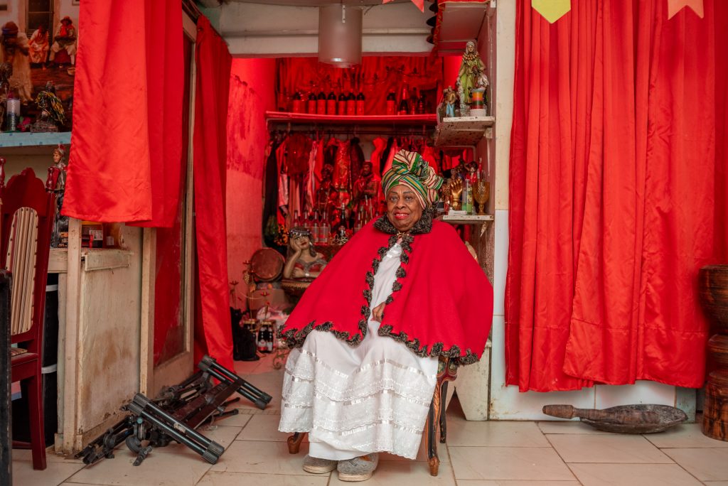 Mãe Ieda do Ilê Nação Oyó, um dos terreiros afetados pelas enchentes no Rio Grande do Sul